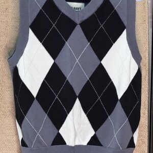 Old Navy Argyle Sweater Vest in Black, Gray, and White